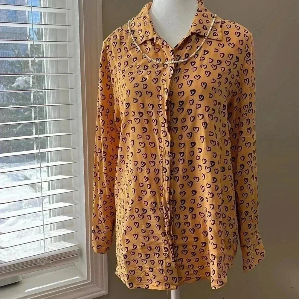 ❤️2/$30❤️[M]Velvet Heart Yellow Button Down  Rayon Heart patterns L/S Shirt
